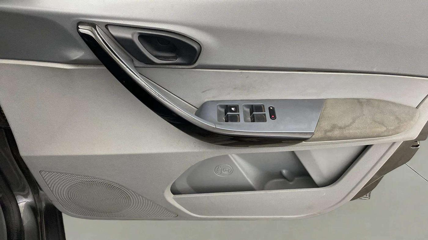 2020 Tata TIGOR XZ PETROL, Petrol, Manual, 67,874 km, Driver Side Door Panels Control
