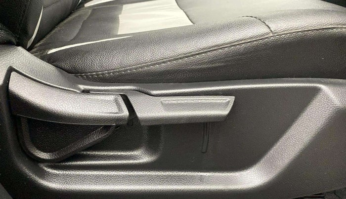 2022 KIA SONET HTX 1.0 DCT, Petrol, Automatic, 9,092 km, Driver Side Adjustment Panel