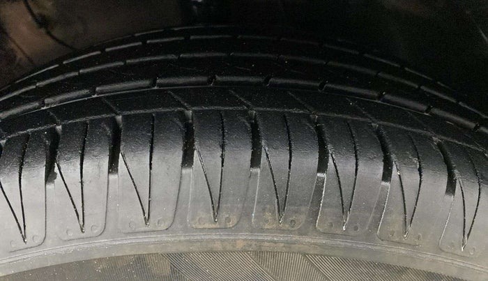 2022 KIA SONET HTX 1.0 DCT, Petrol, Automatic, 9,092 km, Right Front Tyre Tread