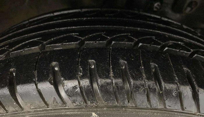 2015 Honda Amaze 1.2L I-VTEC S, Petrol, Manual, 94,347 km, Right Front Tyre Tread