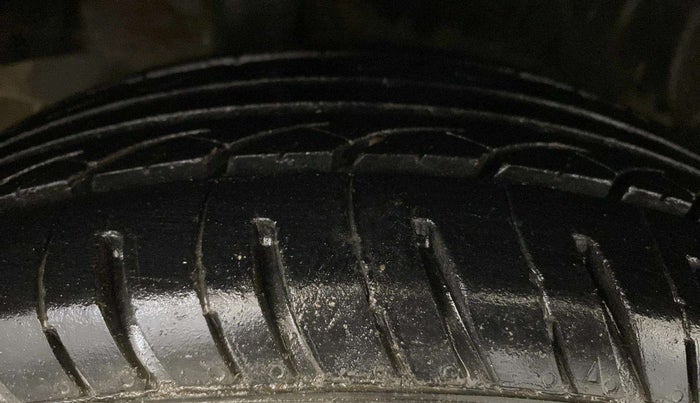 2015 Honda Amaze 1.2L I-VTEC S, Petrol, Manual, 94,347 km, Right Rear Tyre Tread