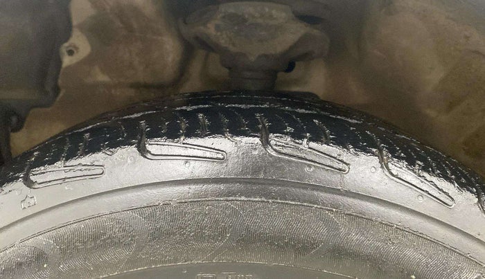 2017 Maruti Celerio VXI CNG, CNG, Manual, 71,537 km, Left Front Tyre Tread
