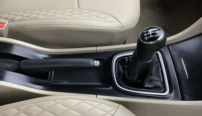2018 Maruti Ciaz DELTA 1.5 SHVS MT PETROL, Petrol, Manual, 55,593 km, Gear Lever