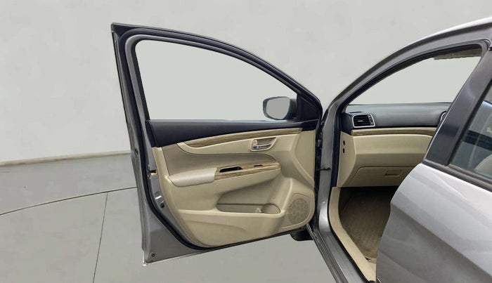 2018 Maruti Ciaz DELTA 1.5 SHVS MT PETROL, Petrol, Manual, 55,593 km, LHS Front Door