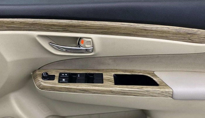 2018 Maruti Ciaz DELTA 1.5 SHVS MT PETROL, Petrol, Manual, 55,593 km, Driver Side Door Panels Control