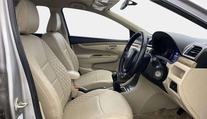 2018 Maruti Ciaz DELTA 1.5 SHVS MT PETROL, Petrol, Manual, 55,593 km, Right Side Front Door Cabin