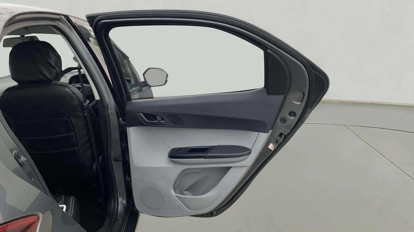 2024 Tata Tiago XT RHYTHM PETROL, Petrol, Manual, 2,071 km, RHS Rear Door