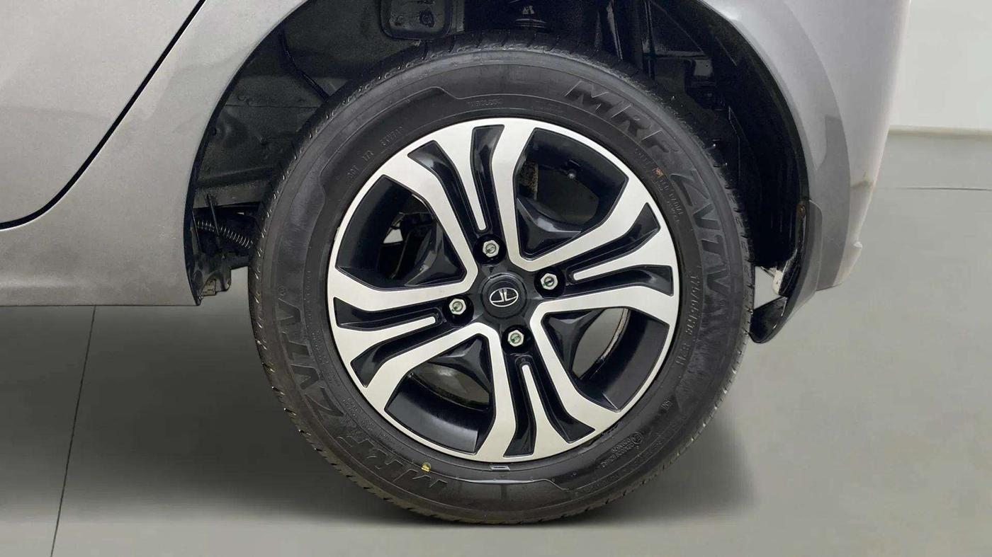 2024 Tata Tiago XT RHYTHM PETROL, Petrol, Manual, 2,071 km, Left Rear Wheel