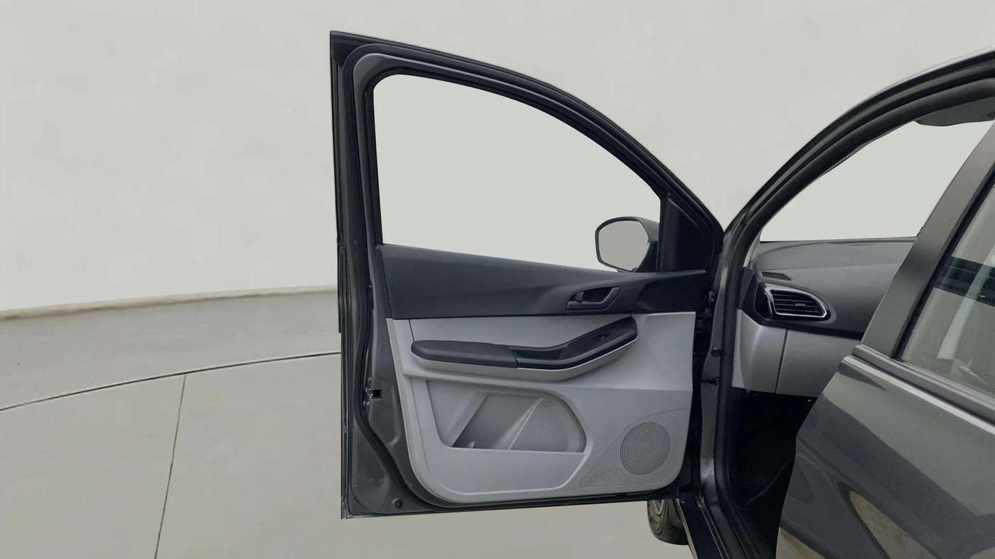 2024 Tata Tiago XT RHYTHM PETROL, Petrol, Manual, 2,071 km, LHS Front Door