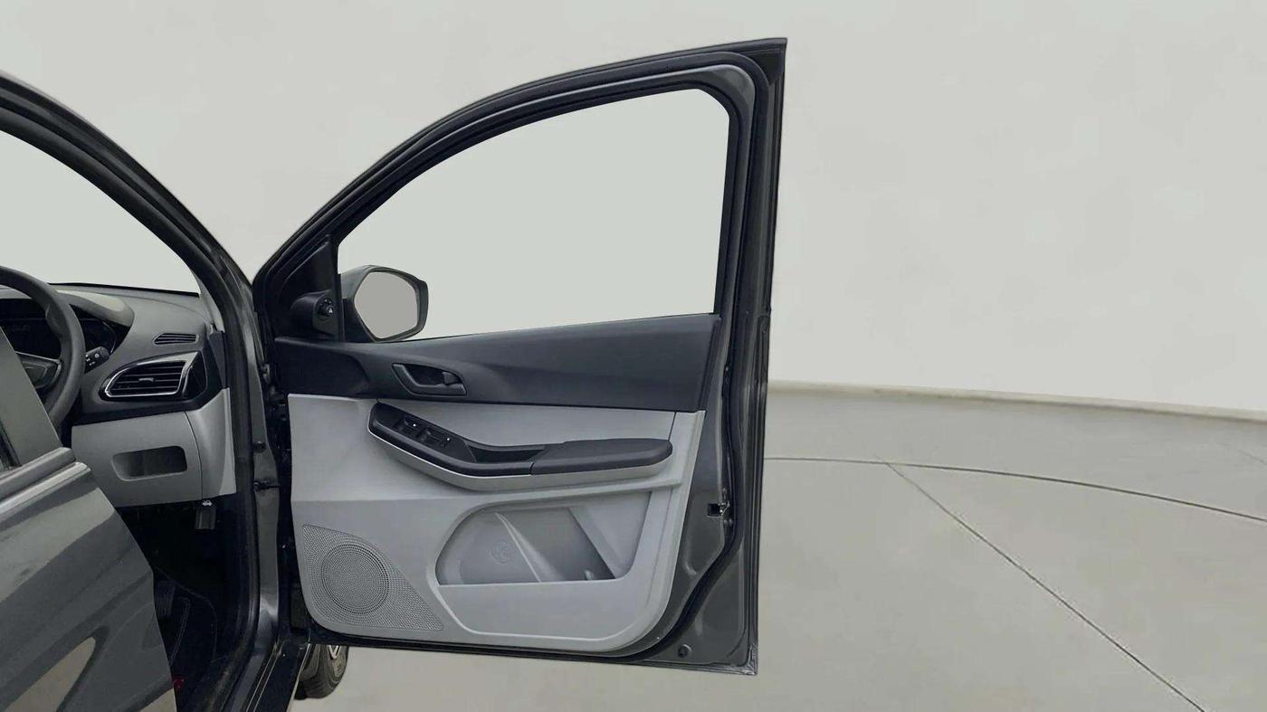 2024 Tata Tiago XT RHYTHM PETROL, Petrol, Manual, 2,071 km, RHS Front Door