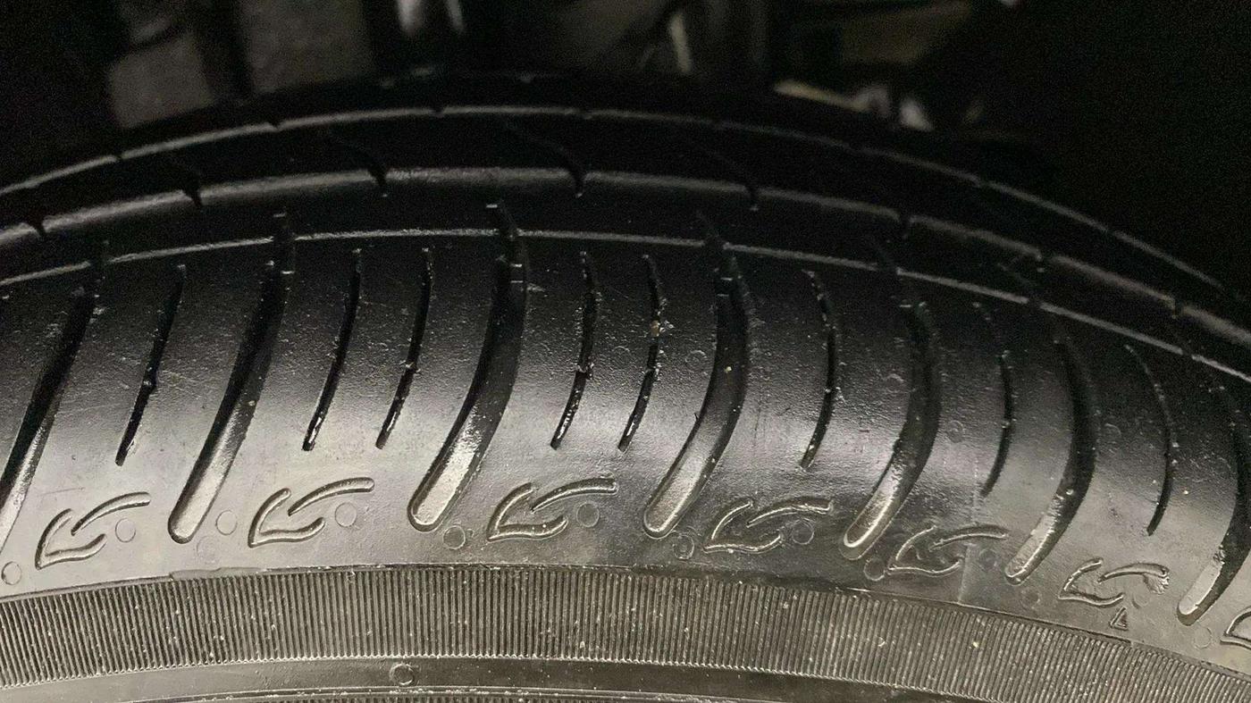 2024 Tata Tiago XT RHYTHM PETROL, Petrol, Manual, 2,071 km, Left Front Tyre Tread