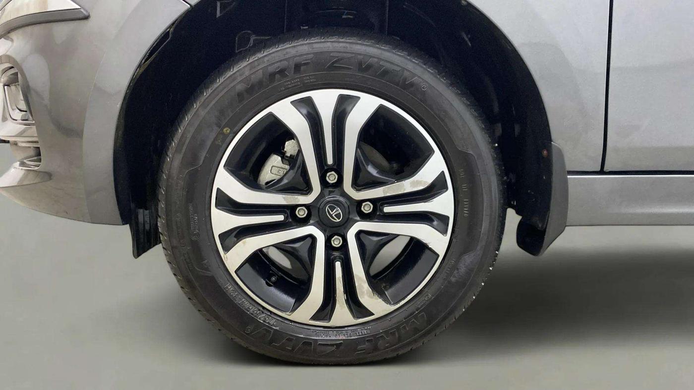 2024 Tata Tiago XT RHYTHM PETROL, Petrol, Manual, 2,071 km, Left Front Wheel