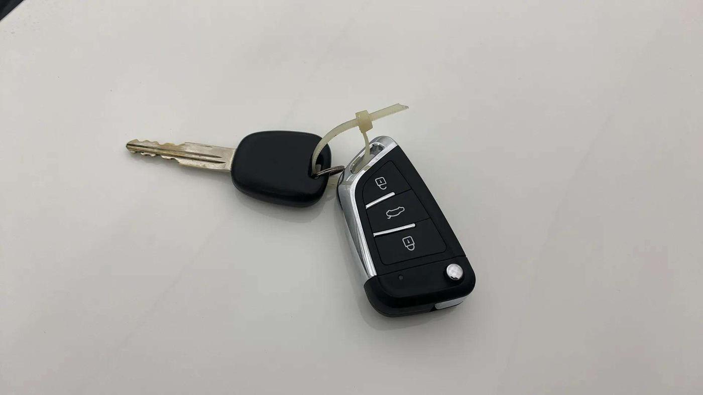 2019 Maruti Alto K10 VXI AMT, Petrol, Automatic, 46,764 km, Key Close Up