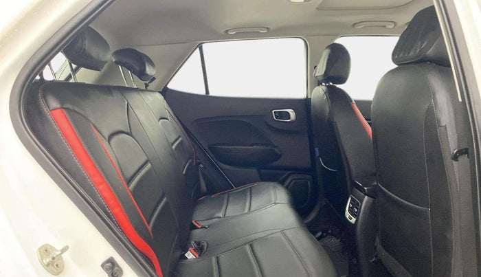 2022 Hyundai VENUE SX 1.0 TURBO IMT, Petrol, Manual, 31,882 km, Right Side Rear Door Cabin