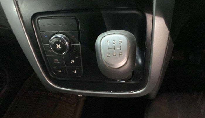 2019 Mahindra KUV 100 NXT K8 P 6 STR, Petrol, Manual, 83,250 km, Gear Lever