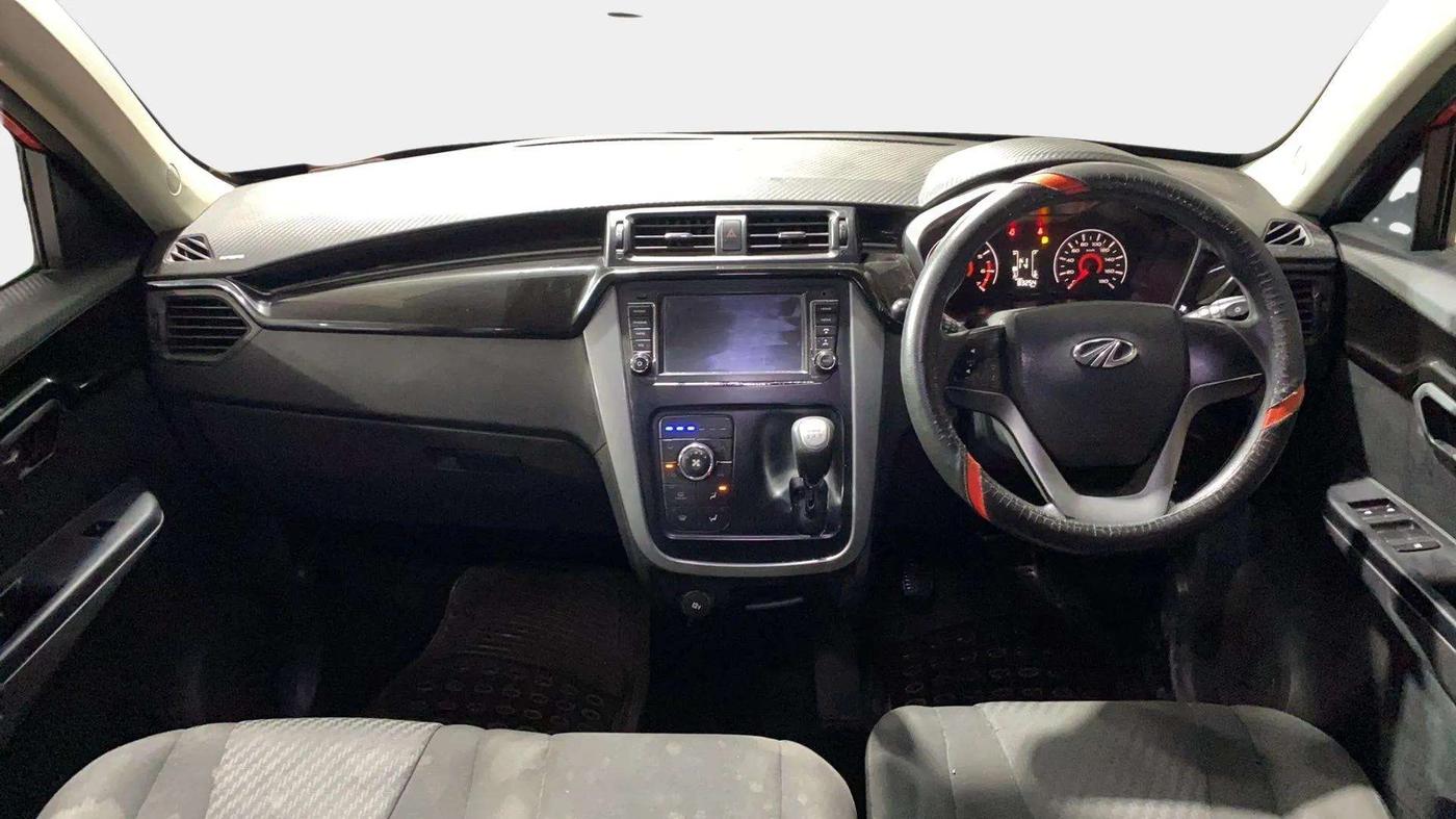 2019 Mahindra KUV 100 NXT K8 P 6 STR, Petrol, Manual, 83,258 km, Dashboard