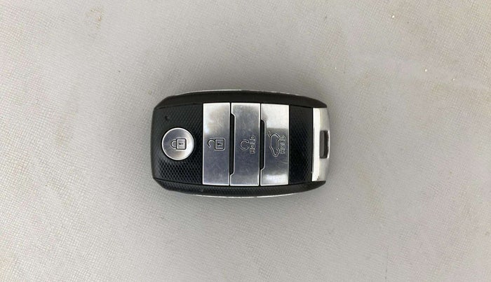 2021 KIA SONET HTX PLUS 1.0 IMT, Petrol, Manual, 48,239 km, Key Close Up