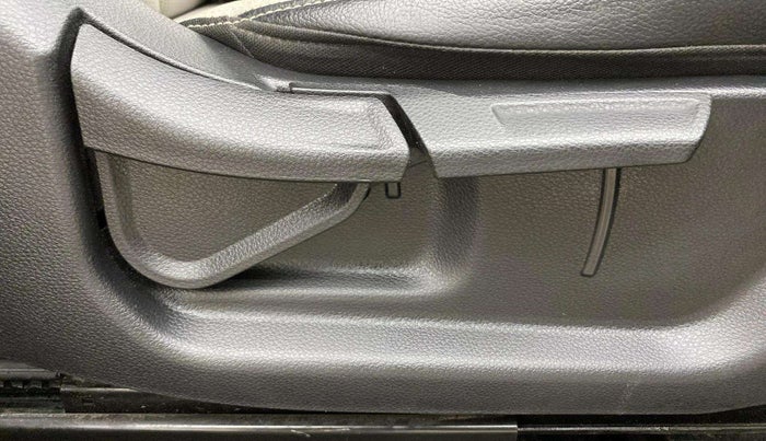 2021 KIA SONET HTX PLUS 1.0 IMT, Petrol, Manual, 48,239 km, Driver Side Adjustment Panel
