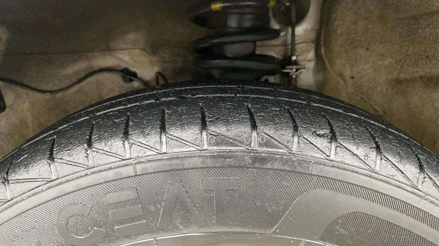 2020 Maruti Alto LXI CNG, CNG, Manual, 55,254 km, Left Front Tyre Tread