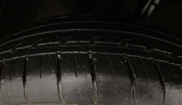 2022 KIA SONET HTE 1.2, Petrol, Manual, 17,398 km, Left Front Tyre Tread