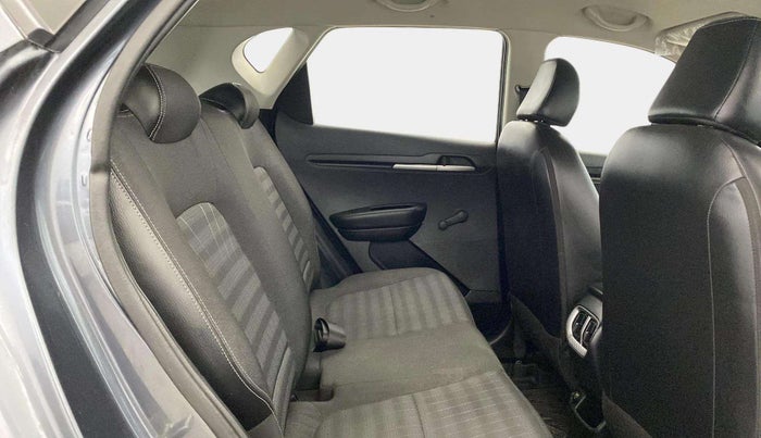 2022 KIA SONET HTE 1.2, Petrol, Manual, 17,398 km, Right Side Rear Door Cabin