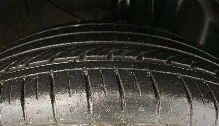 2022 KIA SONET HTE 1.2, Petrol, Manual, 17,398 km, Right Front Tyre Tread