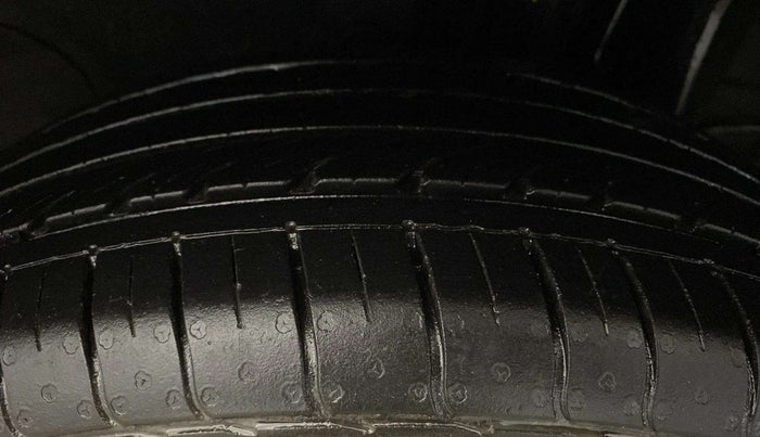 2022 KIA SONET HTE 1.2, Petrol, Manual, 17,398 km, Left Rear Tyre Tread