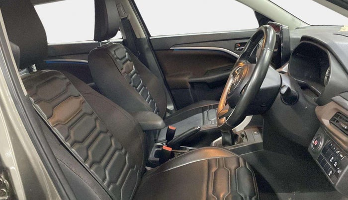 2022 Maruti BREZZA ZXI + SMART HYBRID, Petrol, Manual, 36,708 km, Right Side Front Door Cabin