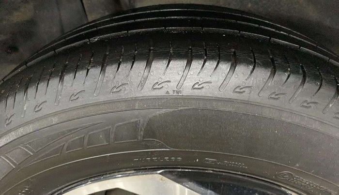 2022 Maruti BREZZA ZXI + SMART HYBRID, Petrol, Manual, 36,708 km, Right Rear Tyre Tread