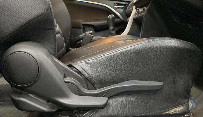2022 Maruti BREZZA ZXI + SMART HYBRID, Petrol, Manual, 36,708 km, Driver Side Adjustment Panel