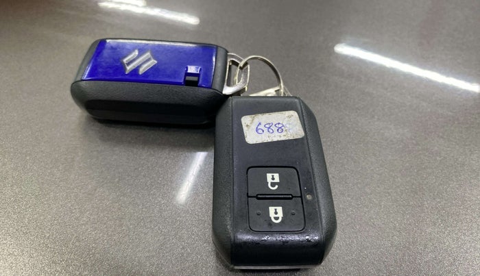 2022 Maruti BREZZA ZXI + SMART HYBRID, Petrol, Manual, 36,708 km, Key Close Up