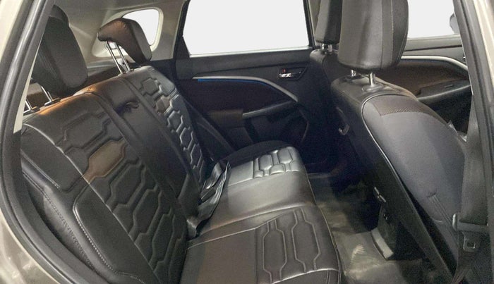 2022 Maruti BREZZA ZXI + SMART HYBRID, Petrol, Manual, 36,708 km, Right Side Rear Door Cabin