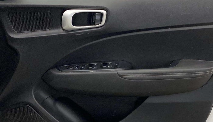 2021 Hyundai VENUE SX 1.0 (O) TURBO IMT, Petrol, Manual, 26,652 km, Driver Side Door Panels Control