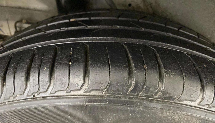 2021 Hyundai VENUE SX 1.0 (O) TURBO IMT, Petrol, Manual, 26,652 km, Right Rear Tyre Tread