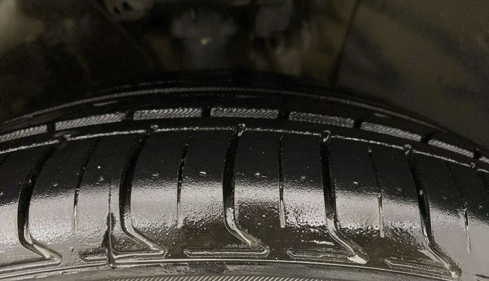2020 Hyundai VENUE SX 1.0 TURBO, Petrol, Manual, 68,869 km, Right Front Tyre Tread