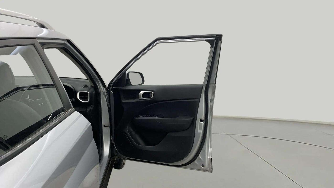 2020 Hyundai VENUE SX 1.0 TURBO, Petrol, Manual, 68,869 km, RHS Front Door