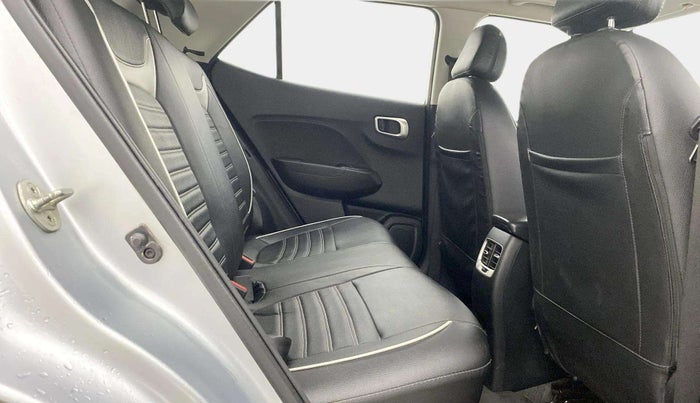 2020 Hyundai VENUE SX 1.0 TURBO, Petrol, Manual, 68,869 km, Right Side Rear Door Cabin