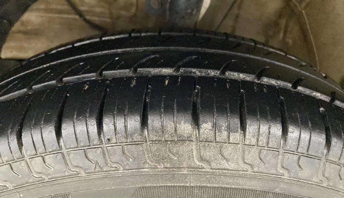 2022 Maruti Swift VXI, Petrol, Manual, 55,497 km, Left Front Tyre Tread