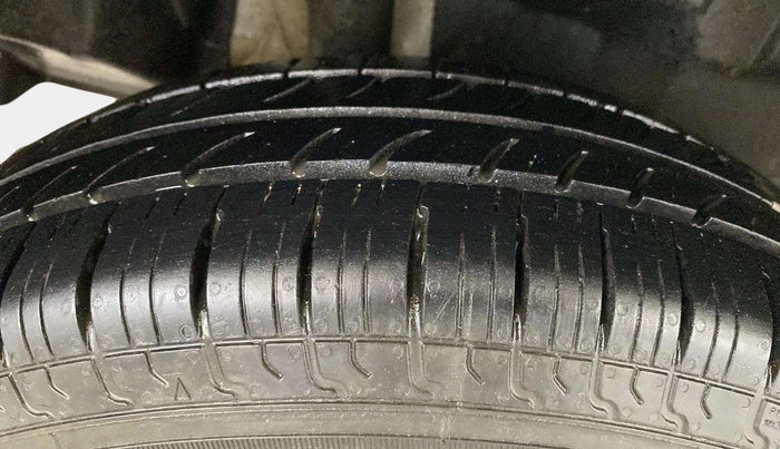 2022 Maruti Swift VXI, Petrol, Manual, 55,497 km, Right Rear Tyre Tread