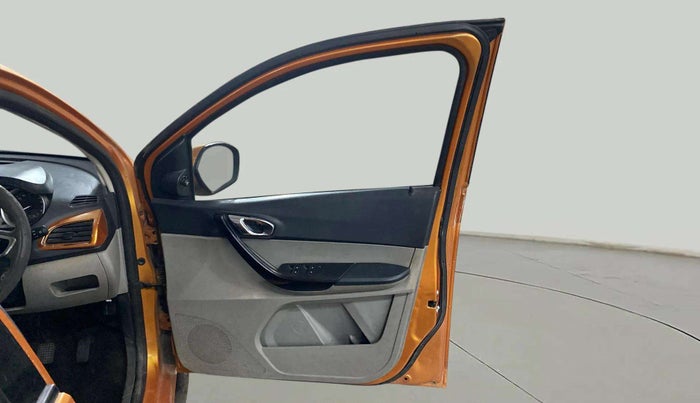 2016 Tata Tiago XZ PETROL, Petrol, Manual, 59,508 km, RHS Front Door
