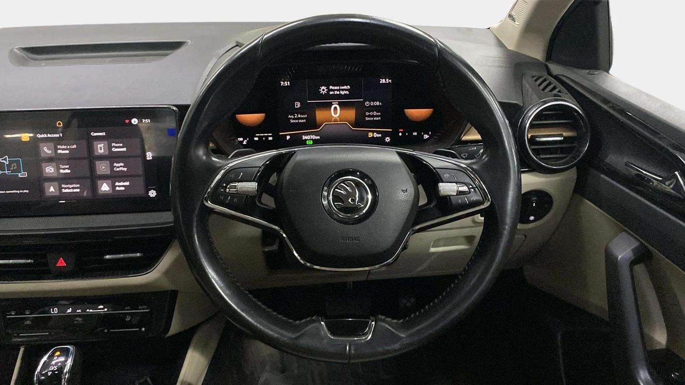 2022 Skoda SLAVIA STYLE 1.0L TSI AT, Petrol, Automatic, 34,211 km, Steering Wheel Close Up