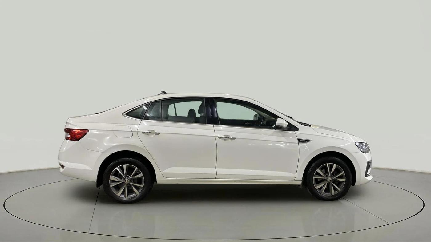2022 Skoda SLAVIA STYLE 1.0L TSI AT, Petrol, Automatic, 34,211 km, Right Side View