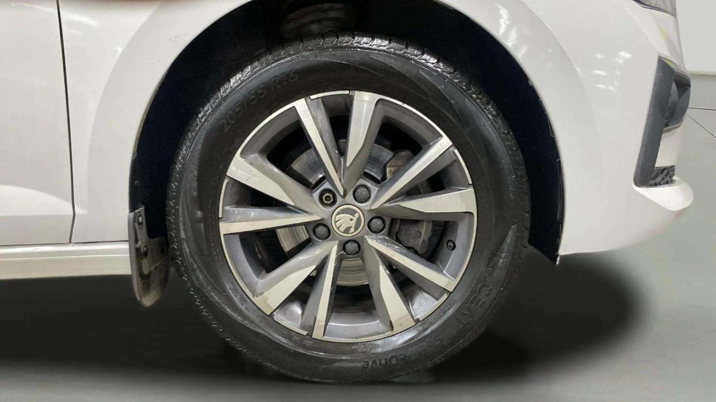 2022 Skoda SLAVIA STYLE 1.0L TSI AT, Petrol, Automatic, 34,211 km, Right Front Wheel