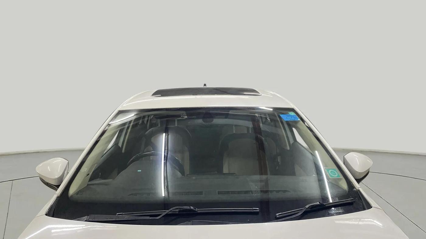 2022 Skoda SLAVIA STYLE 1.0L TSI AT, Petrol, Automatic, 34,211 km, Front Windshield