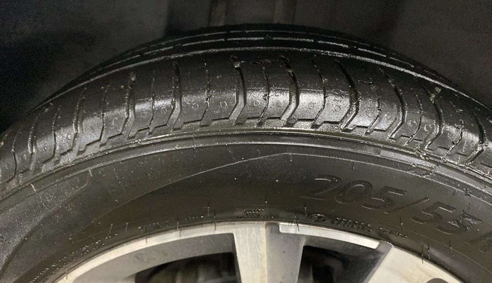 2022 Skoda SLAVIA STYLE 1.0L TSI AT, Petrol, Automatic, 34,035 km, Right Rear Tyre Tread