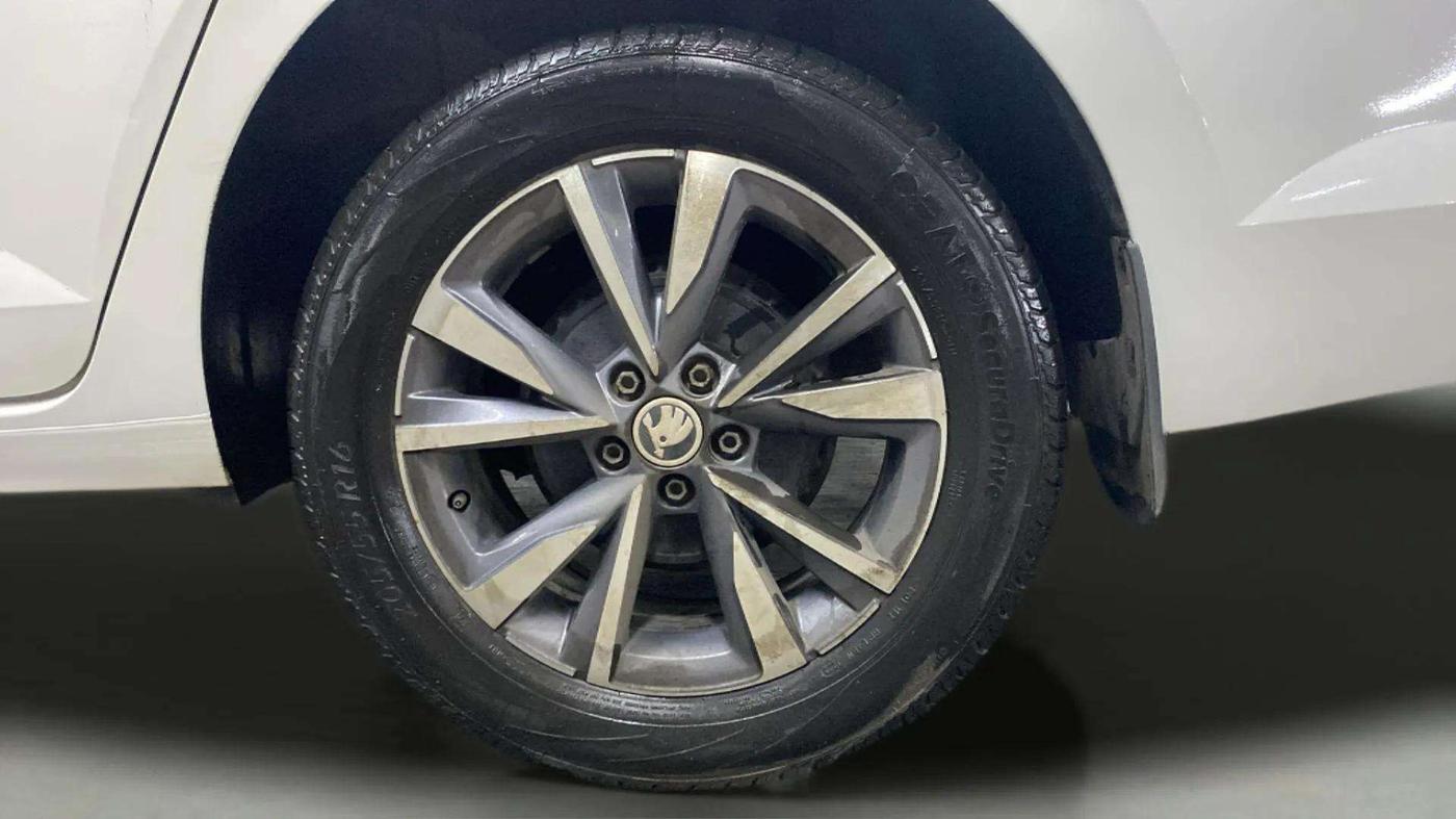 2022 Skoda SLAVIA STYLE 1.0L TSI AT, Petrol, Automatic, 34,211 km, Left Rear Wheel