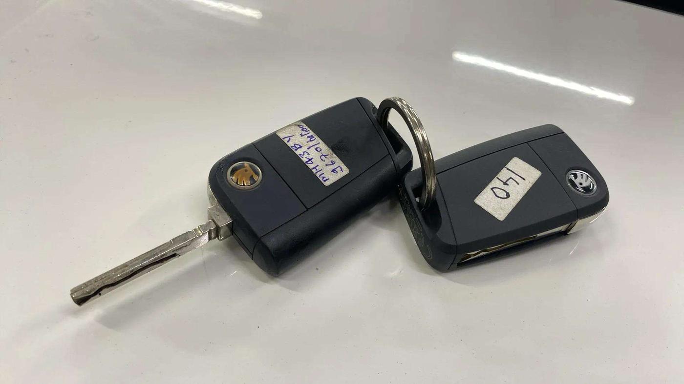 2022 Skoda SLAVIA STYLE 1.0L TSI AT, Petrol, Automatic, 34,211 km, Key Close Up
