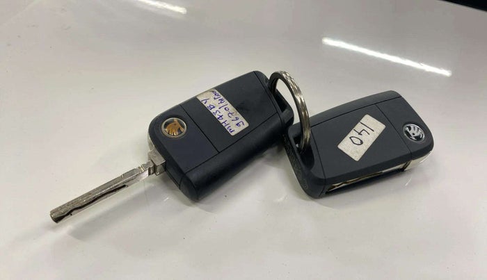2022 Skoda SLAVIA STYLE 1.0L TSI AT, Petrol, Automatic, 34,035 km, Key Close Up