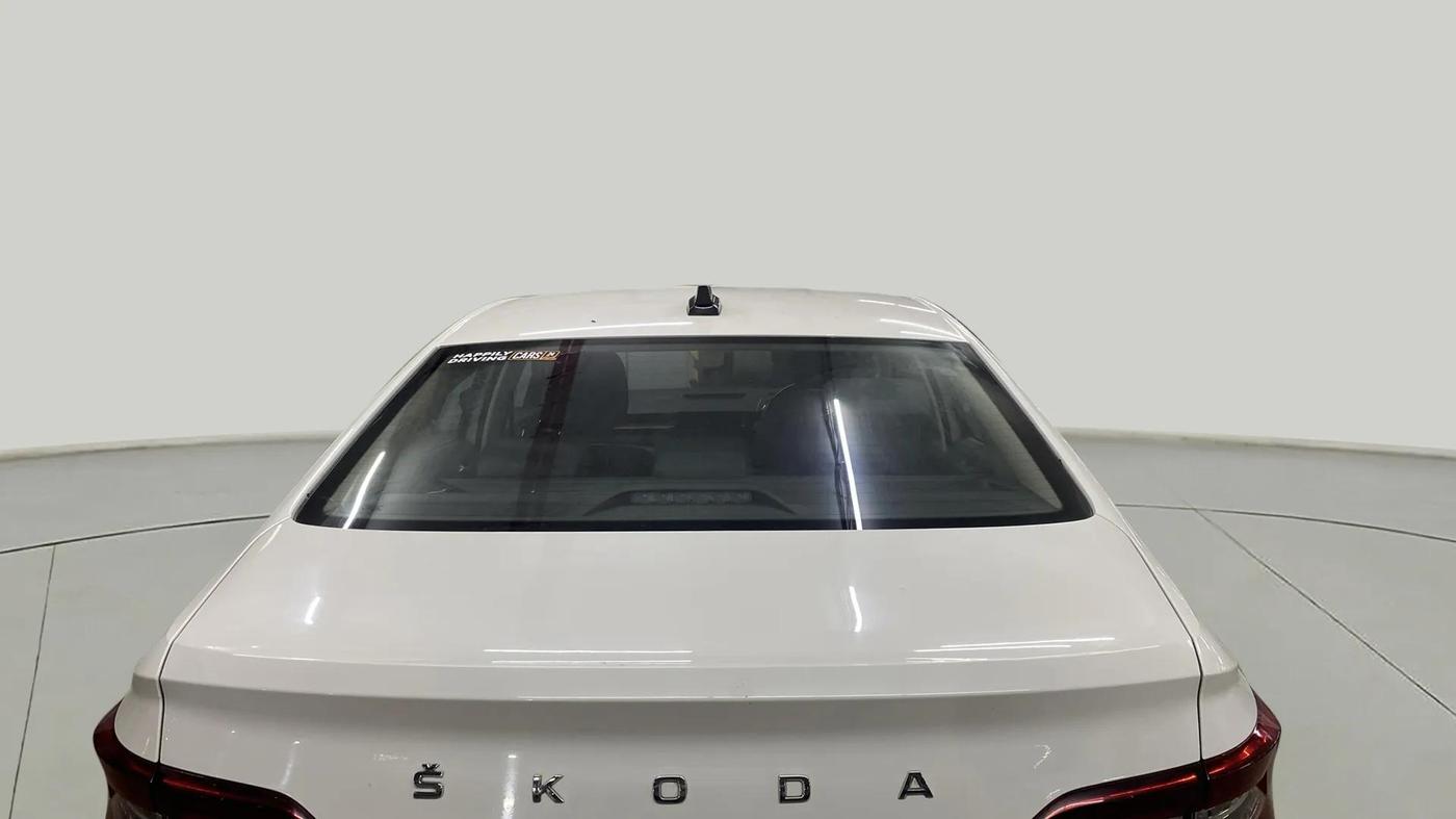 2022 Skoda SLAVIA STYLE 1.0L TSI AT, Petrol, Automatic, 34,211 km, Rear Windshield