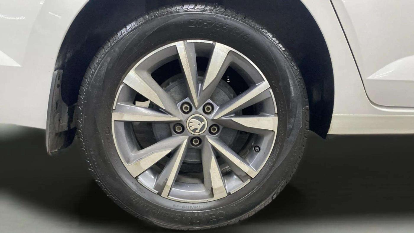 2022 Skoda SLAVIA STYLE 1.0L TSI AT, Petrol, Automatic, 34,211 km, Right Rear Wheel